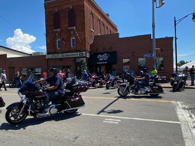 Motorcycle 2023 Bikes riders gather in front of Chef's